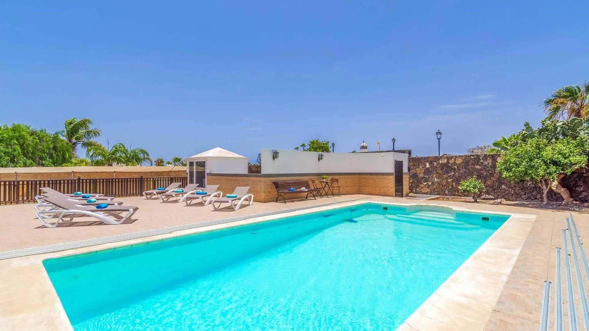 Villa Cervera Puerto del Carmen  0*, Puerto del Carmen (Lanzarote) Espanha